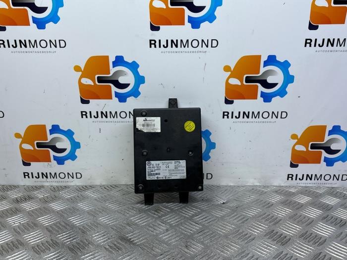 Gebruikte Telefoon Module Volkswagen Polo V (6R) 1.2 TDI 12V BlueMotion Prijs € 35,00 Margeregeling aangeboden door Autodemontage Rijnmond BV