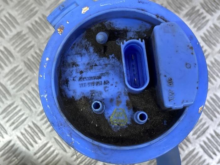 Gebruikte Tank element Pomp Volkswagen Golf V (1K1) 1.4 FSI 16V Prijs € 40,00 Margeregeling aangeboden door Autodemontage Rijnmond BV
