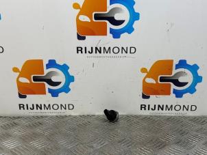 Gebruikte Brandstofdruk sensor Mercedes A (W176) 1.6 A-180 16V Prijs € 20,00 Margeregeling aangeboden door Autodemontage Rijnmond BV