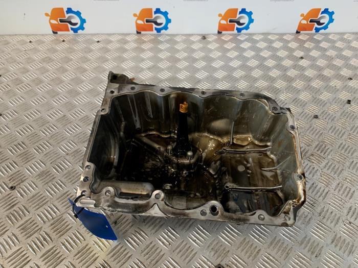 Gebruikte Carterpan BMW 1 serie (F20) 118i 1.5 TwinPower 12V Prijs op aanvraag aangeboden door Autodemontage Rijnmond BV