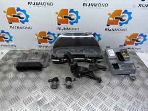 Gebruikte Contactslot + computer Opel Combo 1.6 CDTI 16V Prijs op aanvraag aangeboden door Autodemontage Rijnmond BV