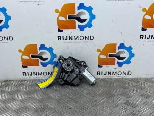 Gebruikte Motor electrisch raam Mercedes C Estate (S205) C-180 1.6 16V BlueEfficiency Prijs € 20,00 Margeregeling aangeboden door Autodemontage Rijnmond BV