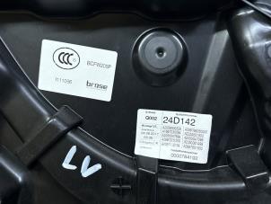 Gebruikte Raammechaniek 4Deurs links-voor Mercedes C Estate (S205) C-180 1.6 16V BlueEfficiency Prijs € 50,00 Margeregeling aangeboden door Autodemontage Rijnmond BV