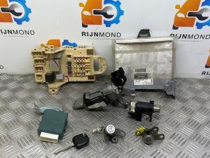 Gebruikte Kontaktslot + computer Toyota Yaris (P1) 1.0 16V VVT-i Prijs op aanvraag aangeboden door Autodemontage Rijnmond BV