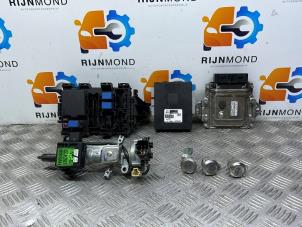 Gebruikte Kontaktslot + computer Nissan Pixo (D31S) 1.0 12V Prijs op aanvraag aangeboden door Autodemontage Rijnmond BV
