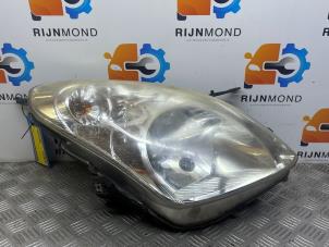 Gebruikte Koplamp rechts Nissan Pixo (D31S) 1.0 12V Prijs € 100,00 Margeregeling aangeboden door Autodemontage Rijnmond BV