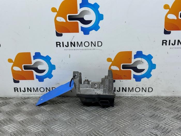 Gebruikte Uitlaatklep Mercedes Citan (415.6) 1.5 109 CDI Prijs € 75,00 Margeregeling aangeboden door Autodemontage Rijnmond BV