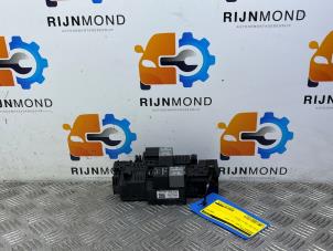 Gebruikte Zekeringkast Mercedes C Estate (S205) C-400 3.0 V6 Turbo 4-Matic Prijs € 50,00 Margeregeling aangeboden door Autodemontage Rijnmond BV