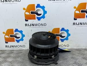 Gebruikte Chaufage Ventilatiemotor Mercedes C Estate (S205) C-400 3.0 V6 Turbo 4-Matic Prijs € 19,99 Margeregeling aangeboden door Autodemontage Rijnmond BV