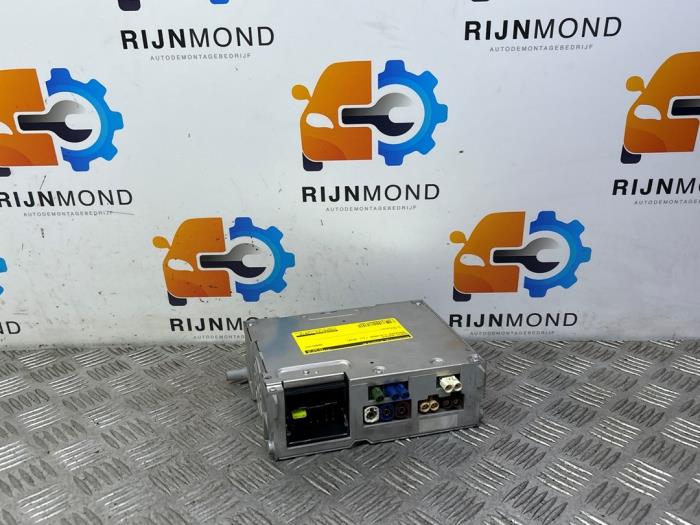 Gebruikte Radio module Mercedes C Estate (S205) C-400 3.0 V6 Turbo 4-Matic Prijs € 750,00 Margeregeling aangeboden door Autodemontage Rijnmond BV
