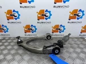 Gebruikte Triangel links-voor Mercedes C Estate (S205) C-400 3.0 V6 Turbo 4-Matic Prijs € 80,00 Margeregeling aangeboden door Autodemontage Rijnmond BV