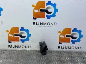 Gebruikte Handrem schakelaar Ford Mondeo V 2.0 EcoBoost 16V Prijs op aanvraag aangeboden door Autodemontage Rijnmond BV