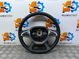 Gebruikte Stuurwiel Dacia Logan MCV II/Sandero Wagon (7S) 0.9 TCE 12V Prijs € 75,00 Inclusief btw aangeboden door Autodemontage Rijnmond BV