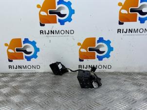 Gebruikte Radiobediening Stuur Mercedes C (C204) 2.2 C-220 CDI 16V BlueEfficiency Prijs op aanvraag aangeboden door Autodemontage Rijnmond BV