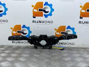 Gebruikte Licht + Raw Schakelaar Kia Stonic (YB) 1.0i T-GDi 12V Prijs € 96,80 Inclusief btw aangeboden door Autodemontage Rijnmond BV