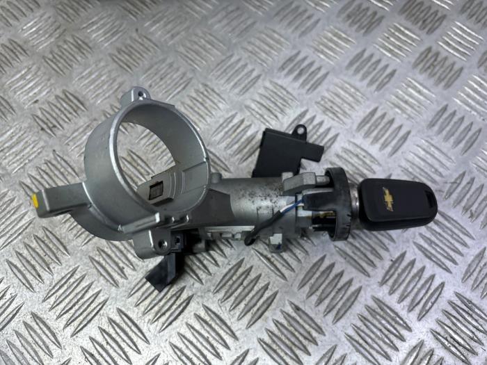 Kontaktslot + computer van een Chevrolet Aveo (300) 1.3 D 16V 2012