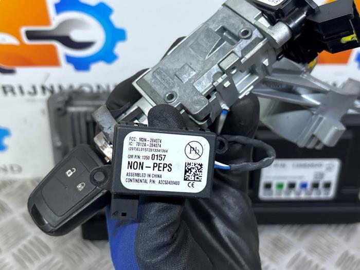 Kontaktslot + computer van een Chevrolet Aveo (300) 1.3 D 16V 2012