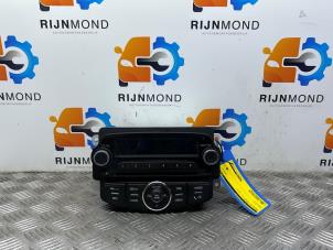 Gebruikte Radio CD Speler Chevrolet Aveo (300) 1.3 D 16V Prijs op aanvraag aangeboden door Autodemontage Rijnmond BV