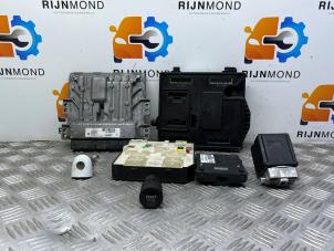 Gebruikte Kontaktslot + computer Renault Megane III Grandtour (KZ) 1.5 dCi 110 Prijs op aanvraag aangeboden door Autodemontage Rijnmond BV