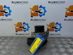 Gebruikte ABS Pomp BMW 3 serie (E93) 330i 24V Prijs € 151,25 Inclusief btw aangeboden door Autodemontage Rijnmond BV