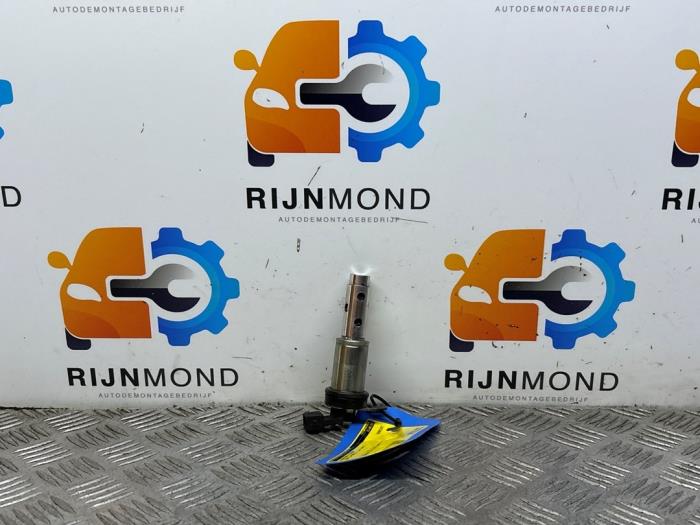 Gebruikte Nokkenas Sensor BMW 3 serie (E93) 330i 24V Prijs € 24,20 Inclusief btw aangeboden door Autodemontage Rijnmond BV