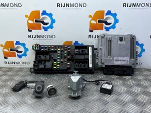 Gebruikte Contactslot + computer Landrover Range Rover Evoque (LVJ/LVS) 2.2 SD4 16V Prijs € 484,00 Inclusief btw aangeboden door Autodemontage Rijnmond BV