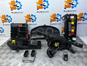Gebruikte Contactslot + computer Opel Signum (F48) 2.8 V6 Turbo 24V OPC Prijs op aanvraag aangeboden door Autodemontage Rijnmond BV