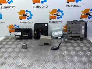 Gebruikte Kontaktslot + computer Nissan Juke (F15) 1.2 DIG-T 16V Prijs op aanvraag aangeboden door Autodemontage Rijnmond BV