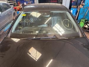 Gebruikte Ruit voor Mercedes E (W213) E-220d 2.0 Turbo 16V Prijs € 242,00 Inclusief btw aangeboden door Autodemontage Rijnmond BV