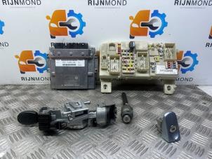 Gebruikte Kontaktslot + computer Ford Focus 2 1.8 16V Flexifuel Prijs op aanvraag aangeboden door Autodemontage Rijnmond BV