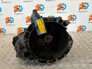 Gebruikte Versnellingsbak Ford Focus 2 1.8 16V Flexifuel Prijs € 200,00 Margeregeling aangeboden door Autodemontage Rijnmond BV