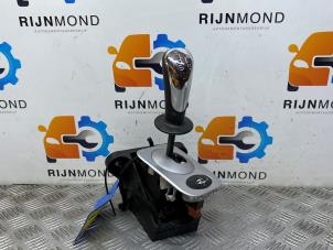 Gebruikte Selectiehendel automaat Peugeot 1007 (KM) 1.6 GTI,Gentry 16V Prijs € 150,00 Margeregeling aangeboden door Autodemontage Rijnmond BV