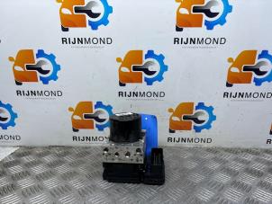 Gebruikte ABS Pomp Volvo V40 Cross Country (MZ) 2.0 D3 16V Prijs € 151,25 Inclusief btw aangeboden door Autodemontage Rijnmond BV