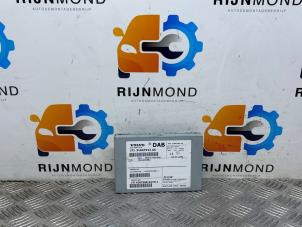 Gebruikte DAB module Volvo V40 Cross Country (MZ) 2.0 D3 16V Prijs € 48,40 Inclusief btw aangeboden door Autodemontage Rijnmond BV