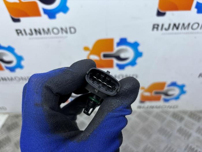Map Sensor (inlaatspruitstuk) van een Volvo V40 Cross Country (MZ) 2.0 D3 16V 2019