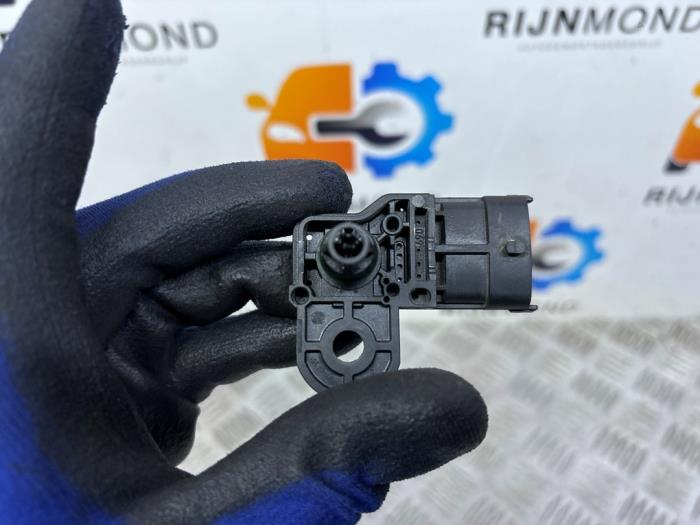 Map Sensor (inlaatspruitstuk) van een Volvo V40 Cross Country (MZ) 2.0 D3 16V 2019