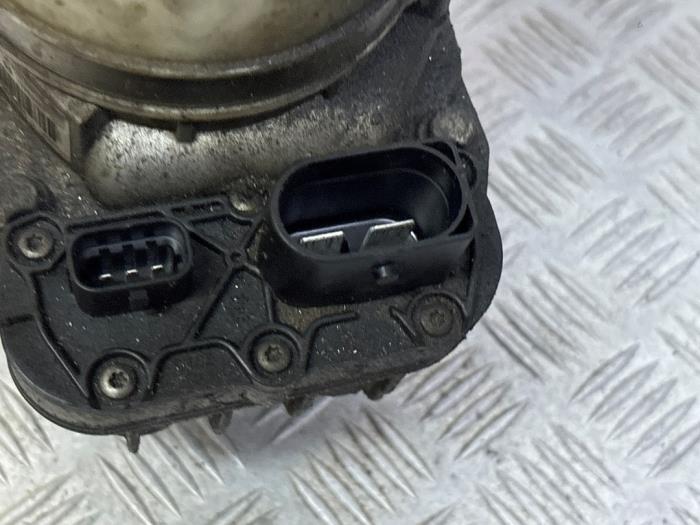 Stuurbekrachtiging Pomp van een Opel Zafira (M75) 1.7 CDTi 16V 2008