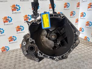 Gebruikte Versnellingsbak Opel Zafira (M75) 1.7 CDTi 16V Prijs € 200,00 Margeregeling aangeboden door Autodemontage Rijnmond BV