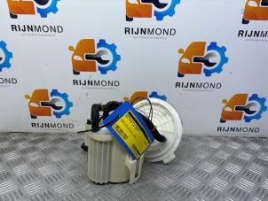 Gebruikte Brandstofpomp Elektrisch Opel Astra H Twin Top (L67) 1.6 16V Prijs € 40,00 Margeregeling aangeboden door Autodemontage Rijnmond BV