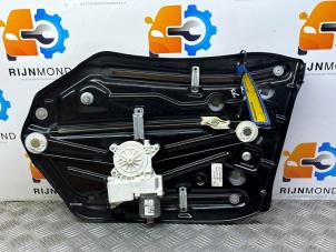 Gebruikte Ruitmechaniek 2Deurs rechts-achter Opel Astra H Twin Top (L67) 1.6 16V Prijs op aanvraag aangeboden door Autodemontage Rijnmond BV