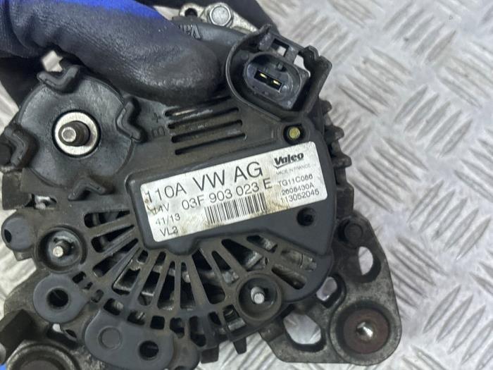 Dynamo van een Skoda Fabia II (5J) 1.2 TSI 2014