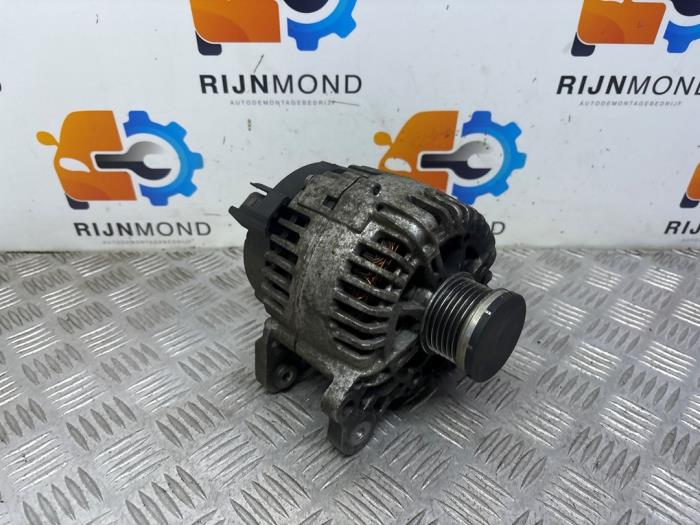 Dynamo van een Skoda Fabia II (5J) 1.2 TSI 2014