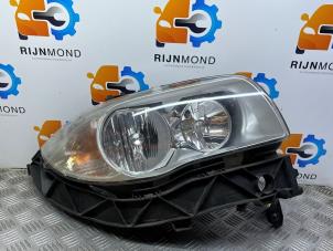 Gebruikte Koplamp rechts BMW 1 serie (E87/87N) 116i 1.6 16V Prijs € 75,00 Margeregeling aangeboden door Autodemontage Rijnmond BV