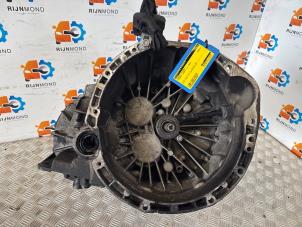 Gebruikte Versnellingsbak Renault Laguna III Estate (KT) 2.0 dCi 16V FAP GT Prijs € 250,00 Margeregeling aangeboden door Autodemontage Rijnmond BV