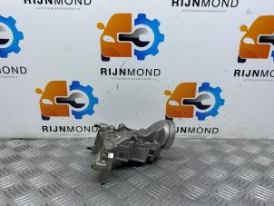 Gebruikte Oliepomp Peugeot 2008 (UD/UK/UR/US/UX) 1.2 VTi 12V PureTech 130 Prijs op aanvraag aangeboden door Autodemontage Rijnmond BV