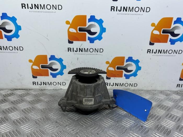 Gebruikte Motorrubber Mercedes C (W204) 1.8 C-180 CGI 16V Prijs € 25,00 Margeregeling aangeboden door Autodemontage Rijnmond BV
