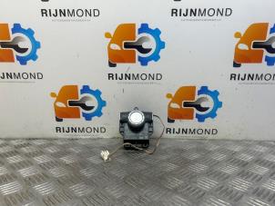 Gebruikte MMI schakelaar Mercedes C (W204) 1.8 C-180 CGI 16V Prijs € 90,00 Margeregeling aangeboden door Autodemontage Rijnmond BV