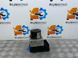 Gebruikte ABS Pomp Mercedes C (W204) 1.8 C-180 CGI 16V Prijs € 75,00 Margeregeling aangeboden door Autodemontage Rijnmond BV