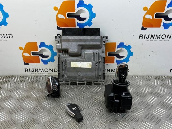 Gebruikte Kontaktslot + computer Mercedes C (W204) 1.8 C-180 CGI 16V Prijs € 300,00 Margeregeling aangeboden door Autodemontage Rijnmond BV