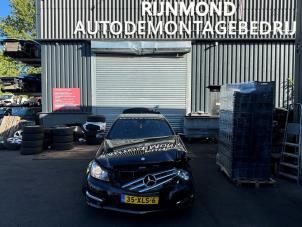 Gebruikte Bumperbalk voor Mercedes C (W204) 1.8 C-180 CGI 16V Prijs € 100,00 Margeregeling aangeboden door Autodemontage Rijnmond BV